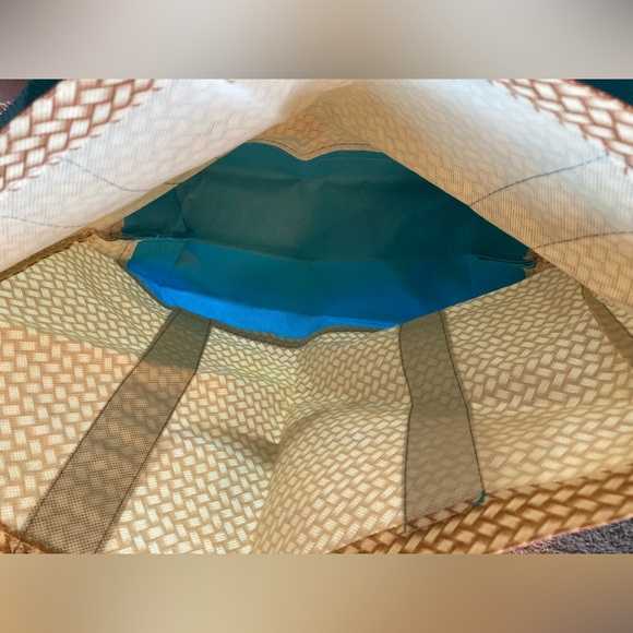 Cream & Blue Tote/Gift Bag. - Picture 3 of 6